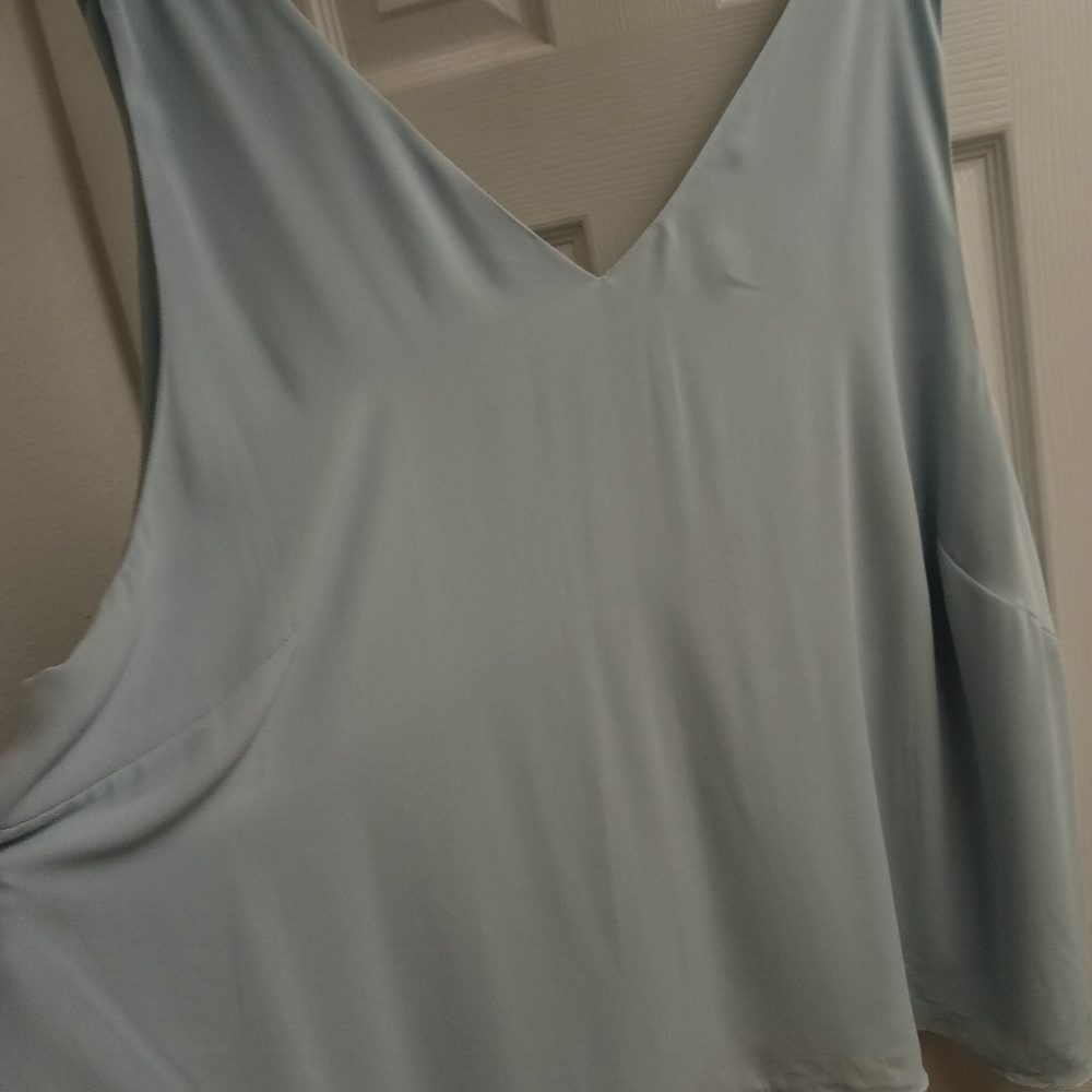 Beautiful Powder Blue Top - Picture 2 of 5